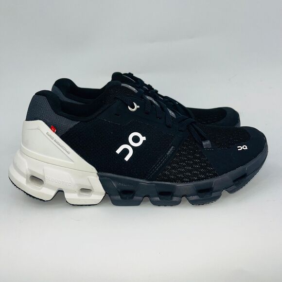 ON RUNNING CLOUDFLYER 4 BLACK/WHITE WOMENS ATHLETIC TRAINING SNEAKERS SIZE 8.5 - Picture 1 of 5